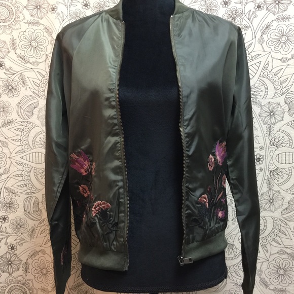 Green Floral Bomber Jacket - Picture 3 of 8